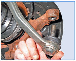 Как поменять рулевые наконечники на рено логан