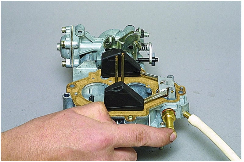 Где игла в карбюраторе. Игла карбюратора ВАЗ 2109. Клапан игольчатый ВАЗ 21099 карбюратор. Игольчатый клапан карбюратора ВАЗ 2108. Игольчатый клапан ВАЗ 2109.