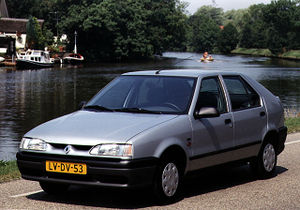 Renault19-2.jpg
